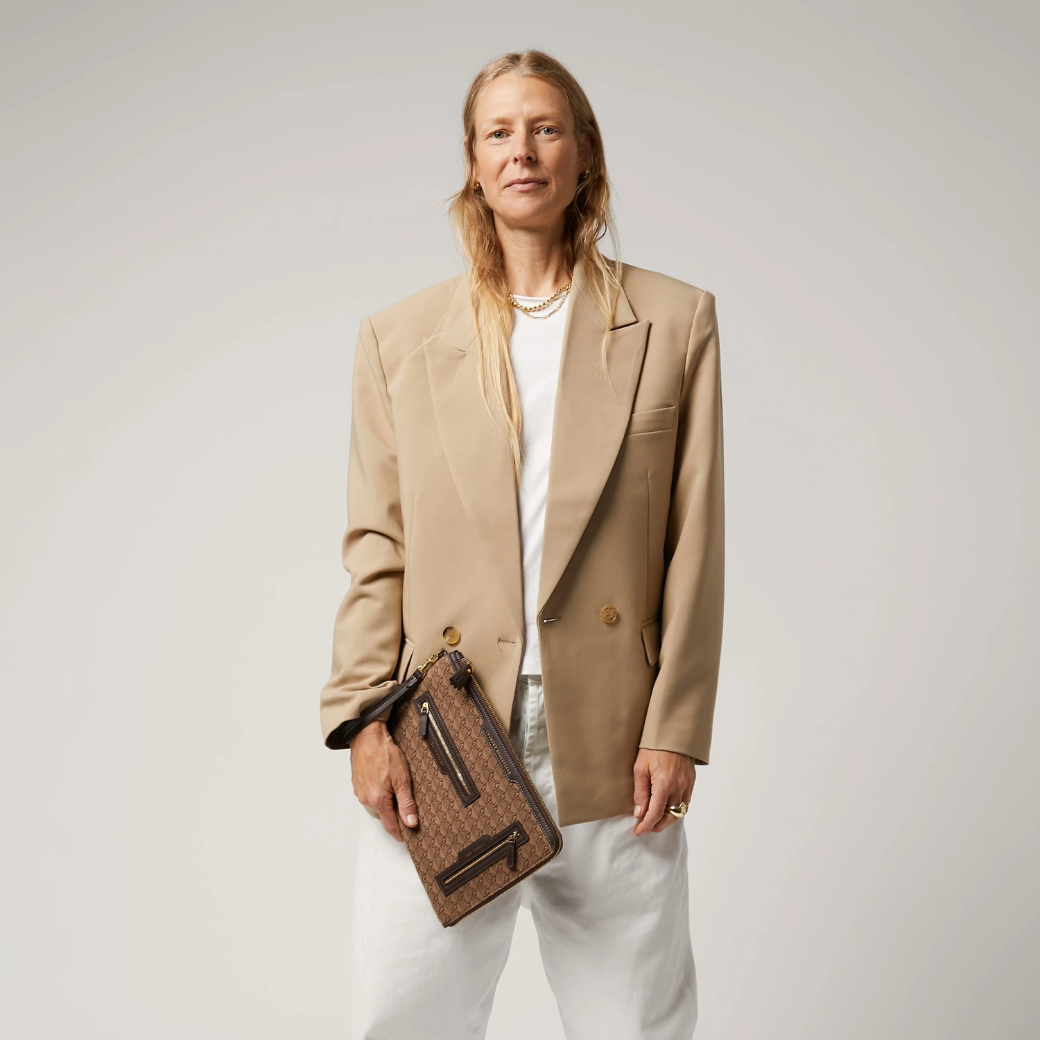 Anya Hindmarch Jacquard Journey Essentials Pochette 4 Anya Hindmarch Jacquard Journey Essentials Pochette - Image 2