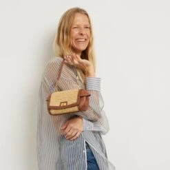 Fashion Bag Shop -Fashion Bag Shop 23 11 28 Model Shoot1450copy