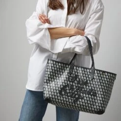 Anya Hindmarch I Am A Plastic Bag Small Motif Tote -Fashion Bag Shop 5050925149877 Model 1