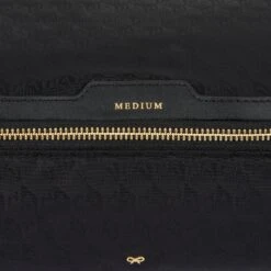 Anya Hindmarch Logo Medium Packing Cube 9 Anya Hindmarch Logo Medium Packing Cube -Fashion Bag Shop 5050925189743 DETAIL
