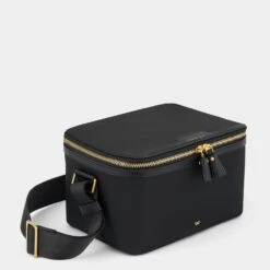 Anya Hindmarch Lunch Box -Fashion Bag Shop 5050925191142 ANGLE